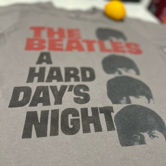 THE BEATLES (2015) "A Hard Days Night" Official Apple Corps T-Shirt Size Small - Picture 2 of 4